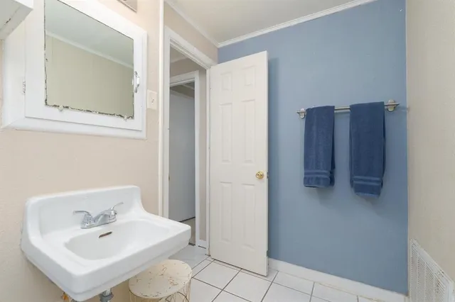 $1,500 | 1341 Hickory Street, Unit 1/2, Abilene, TX 79601