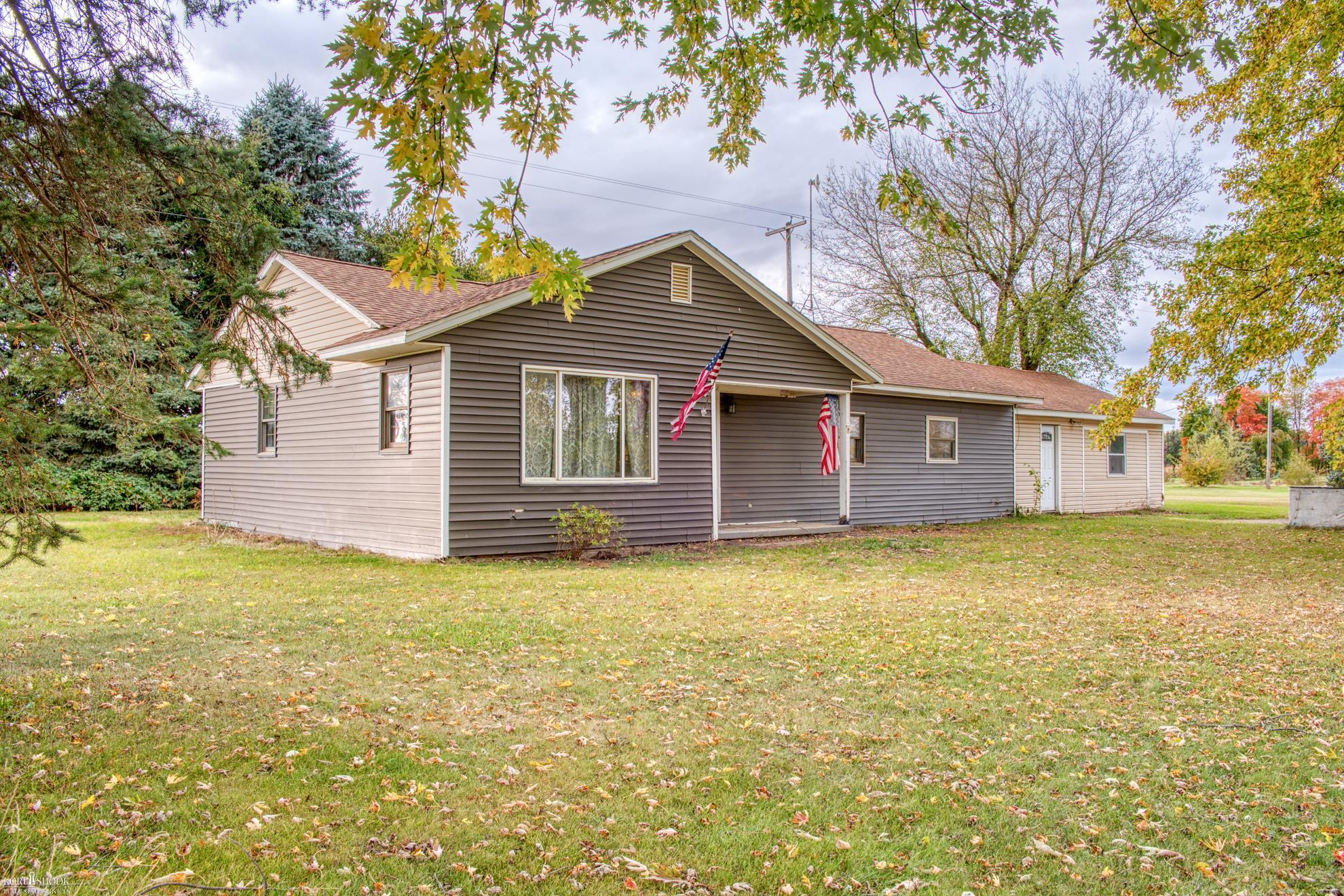 8675 North Meridian Road Elsie, MI 48831 - Photo 1 of 31 50158382-e315ffc3-13bc-4109-9de6-884034e151a0.JPG