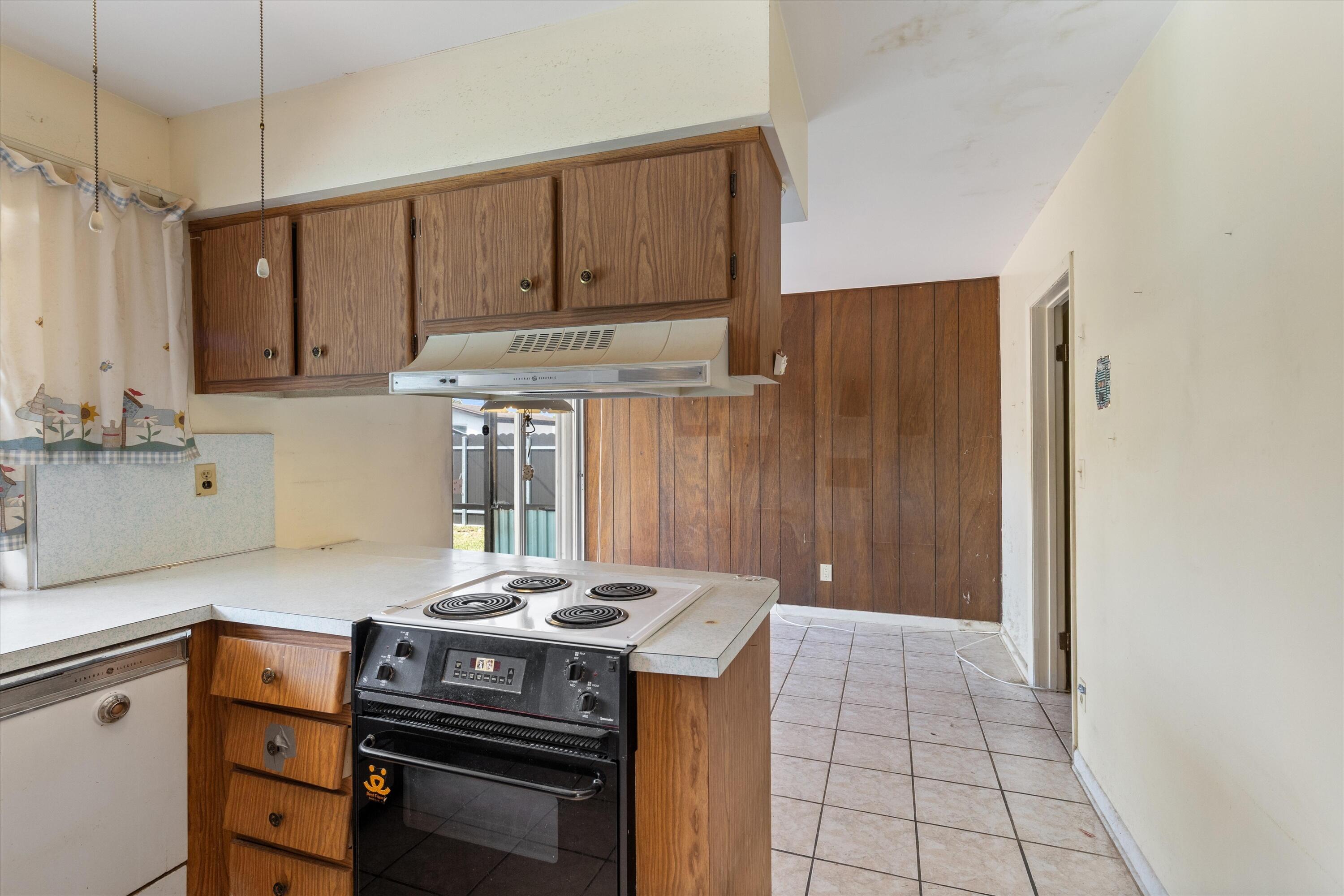 17630 Southwest 108th Court Miami, FL 33157 - Photo 13 of 25 10-17630 SW 108th Ct Miami, FL-113