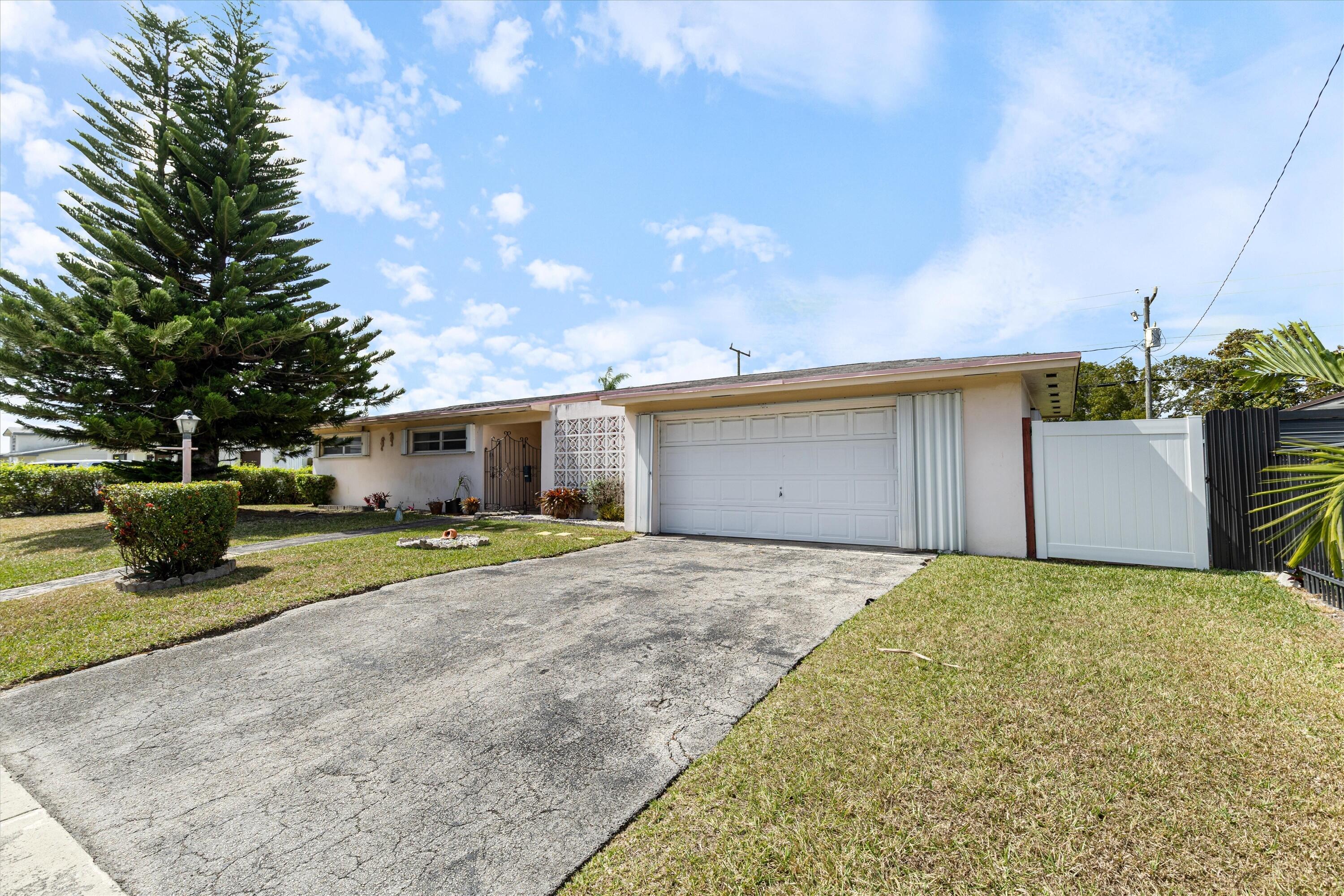 17630 Southwest 108th Court Miami, FL 33157 - Photo 2 of 25 02-17630 SW 108th Ct Miami, FL-101