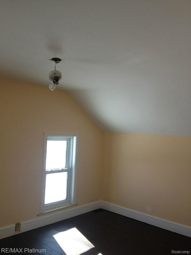 5125 North Burkhart Road Howell, MI 48855 - Photo 13 of 24 Upper Level Bedroom
