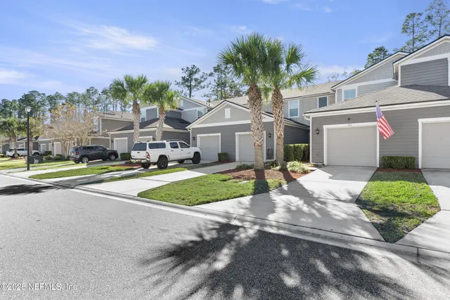 $275,000 | 784 Servia Drive, St. Johns, FL 32259