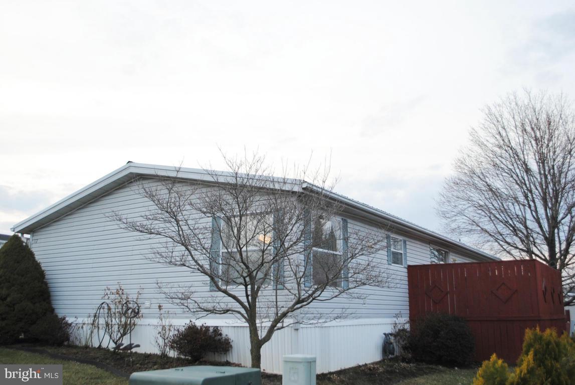 112 Pheasant Road Lancaster, PA 17603 - Photo 3 of 56 Gallery Image 3