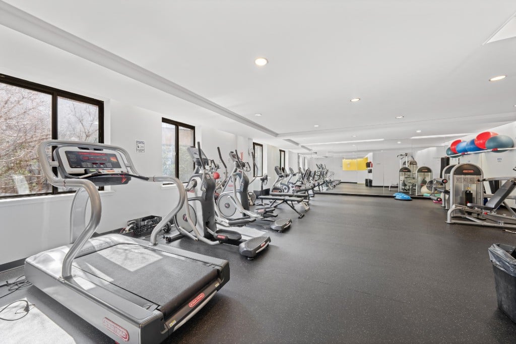 300 Rector Place, Unit 8B Manhattan, NY 10280 - Photo 12 of 14 Photo 12