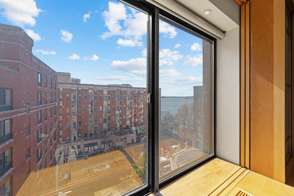 300 Rector Place, Unit 8B Manhattan, NY 10280 - Photo 3 of 14 Photo 3