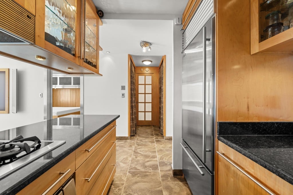 300 Rector Place, Unit 8B Manhattan, NY 10280 - Photo 6 of 14 Photo 6