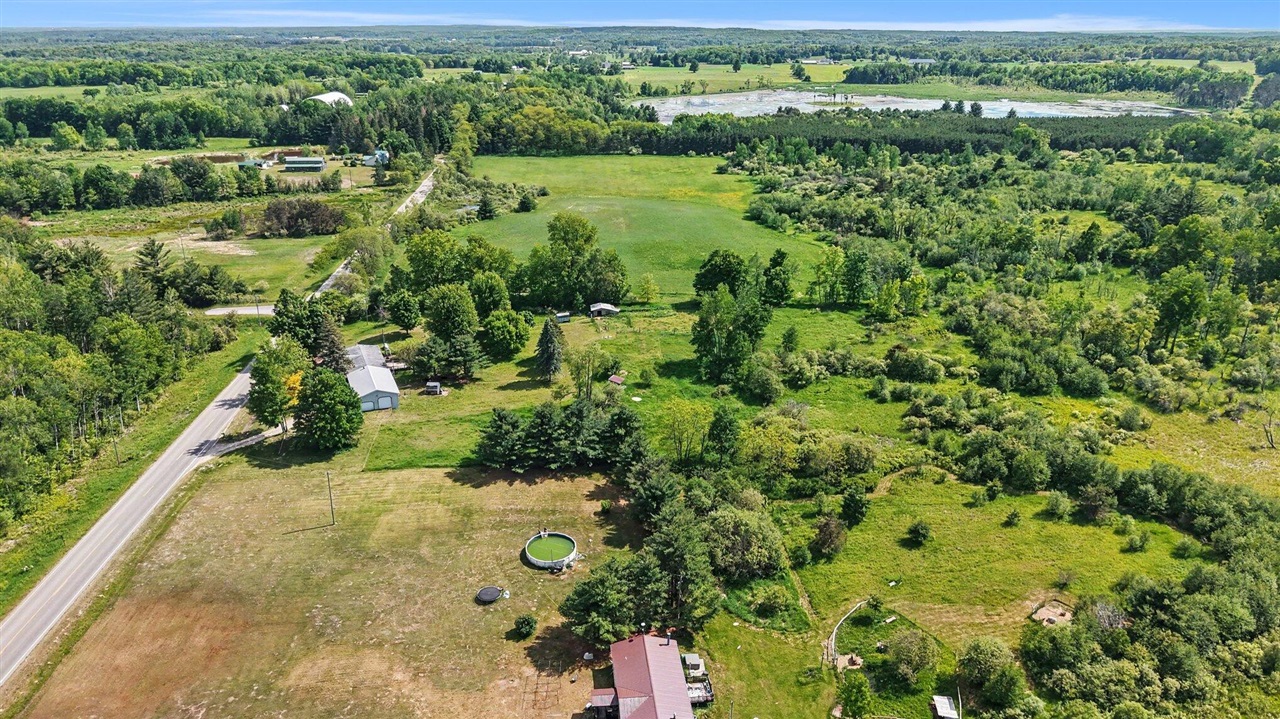 10967 South Hawkins Road Reed City, MI 49677 - Photo 23 of 26