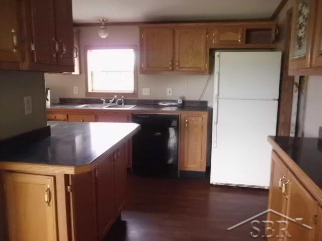 4785 East Burt Road Birch Run, MI 48415 - Photo 9 of 15 20362725-8.JPG