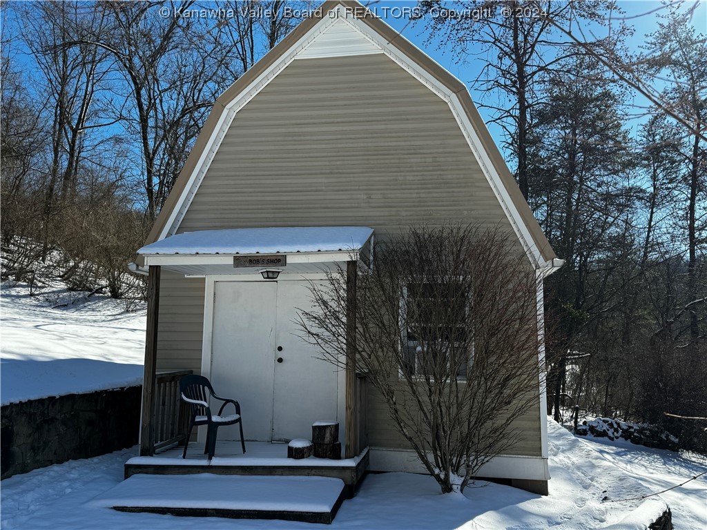 1546 Aarons Fork Road Elkview, WV 25071 - Photo 5 of 20 Gallery Image 5
