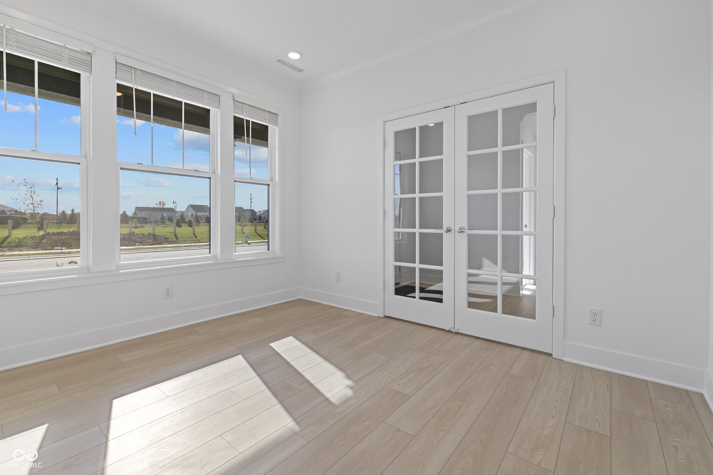 15440 Cardonia Road Fishers, IN 46037 - Photo 13 of 63