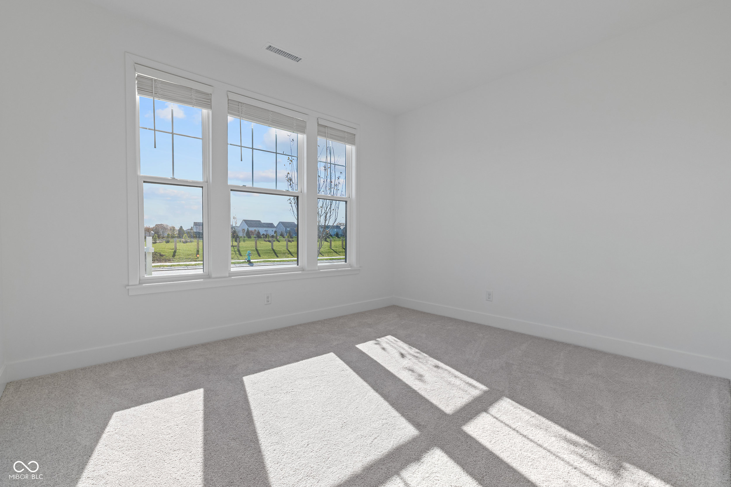 15440 Cardonia Road Fishers, IN 46037 - Photo 14 of 63