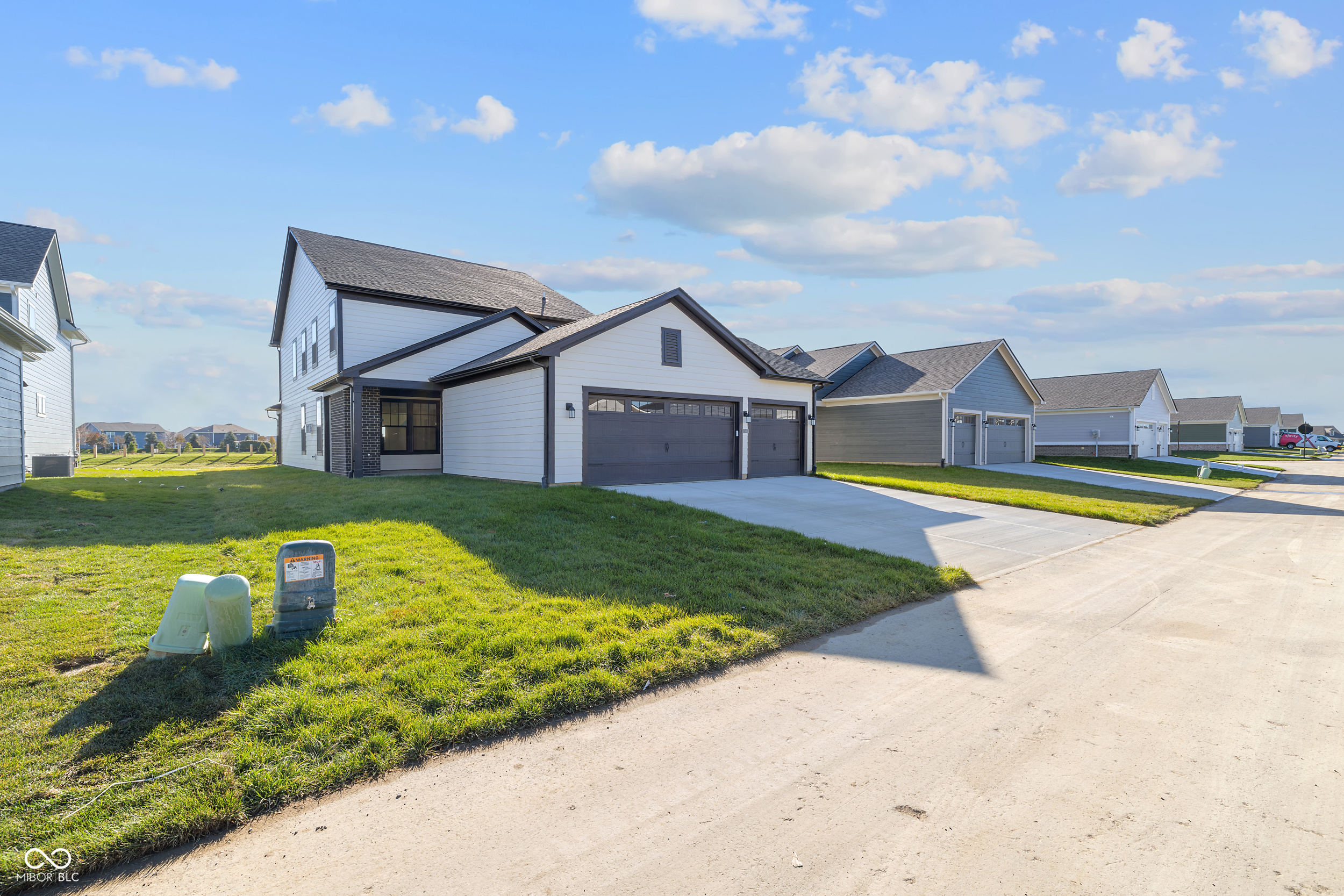 15440 Cardonia Road Fishers, IN 46037 - Photo 2 of 63