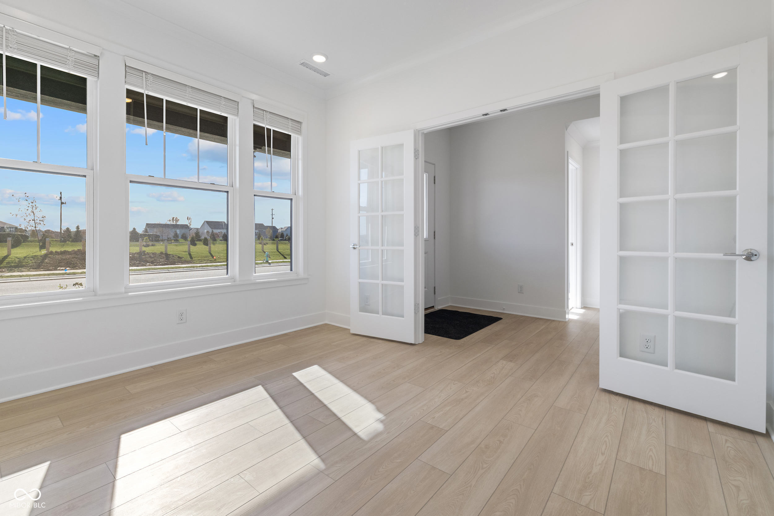 15440 Cardonia Road Fishers, IN 46037 - Photo 5 of 63