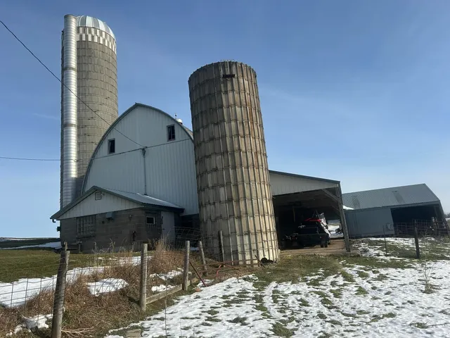 $384,900 | 61058 County Road B, Ferryville, WI 54628