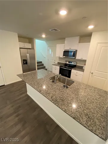 $1,795 | 345 Summer Sparrow Avenue, Henderson, NV 89011