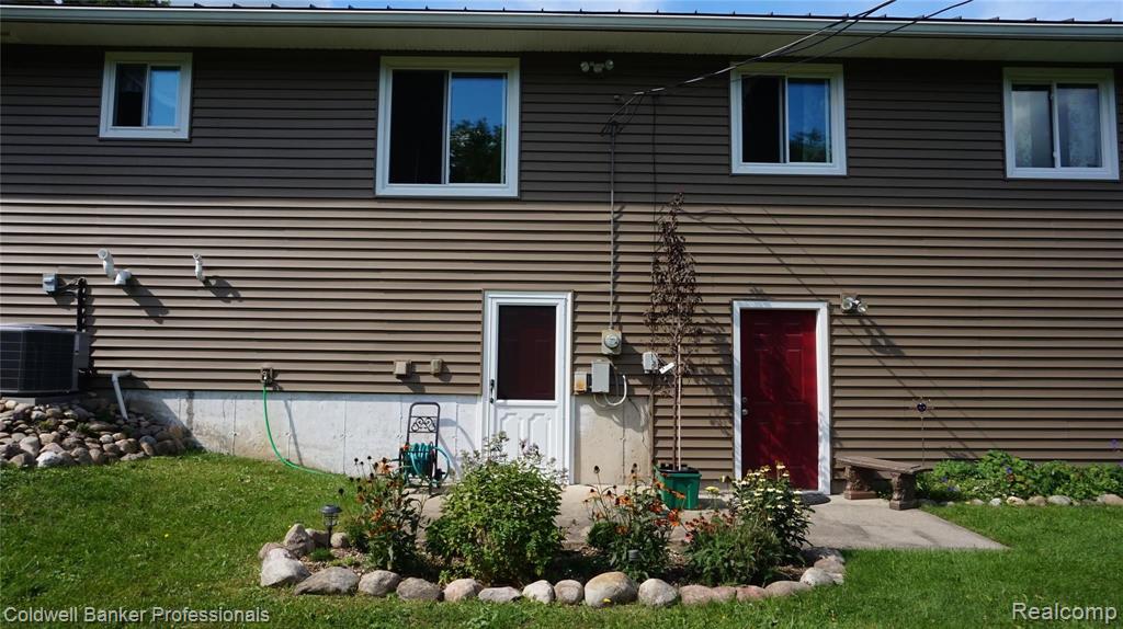8910 Fish Lake Road Holly, MI 48442 - Photo 8 of 42