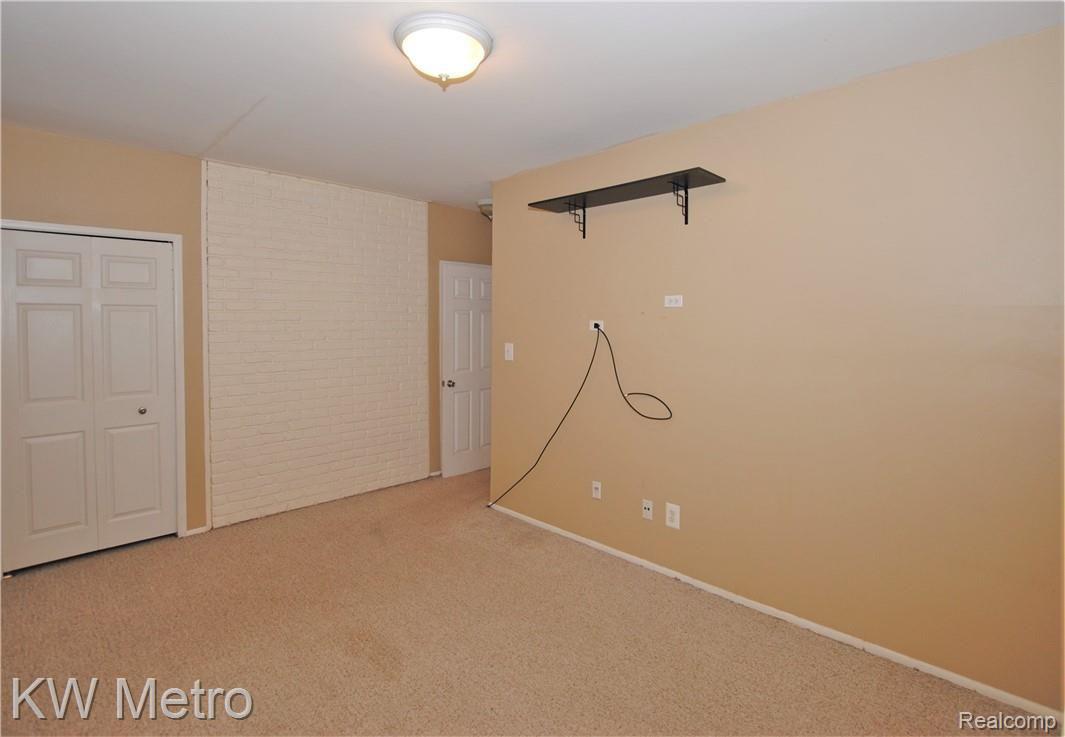 729 West Maple Road Clawson, MI 48017 - Photo 15 of 29 Bedroom 1