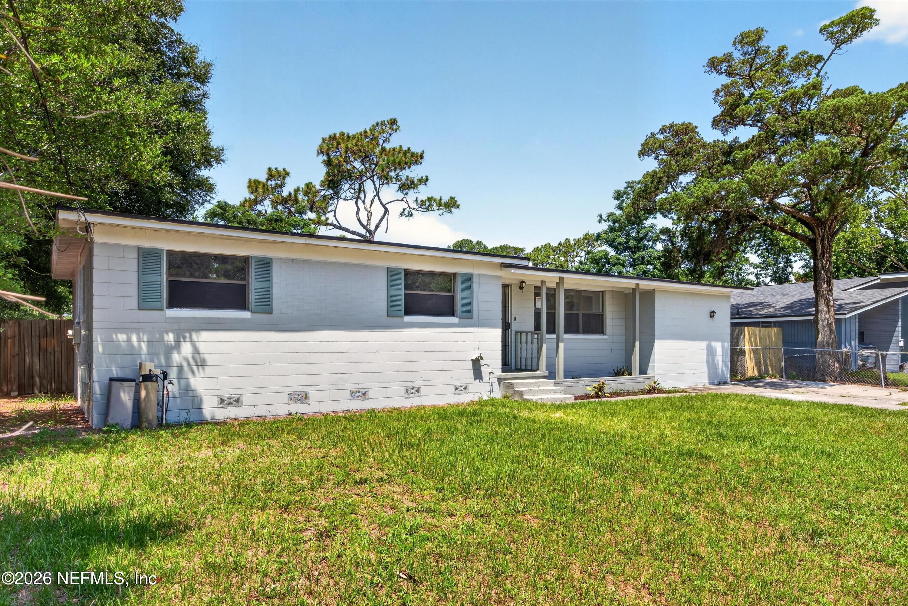 3248 Shetland Road West Jacksonville, FL 32277 - Photo 3 of 46 02-3248 Shetland Rd W-31