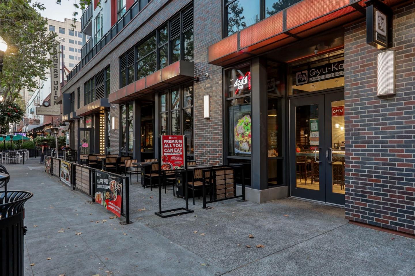 188 West St James Street, Unit 10819 San Jose, CA 95110 - Photo 36 of 41 a view of street with sitting area