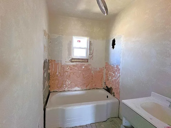 $560,000 | 1045-1055 East 9th Street, Delta, CO 81416