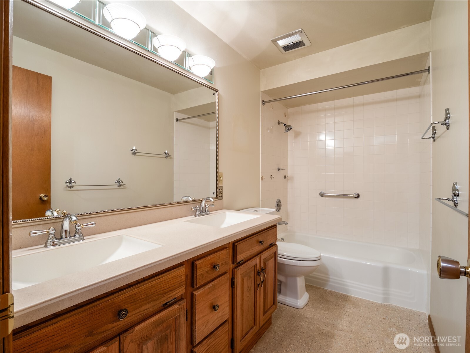16526 116th Place Southeast Renton, WA 98058 - Photo 11 of 25