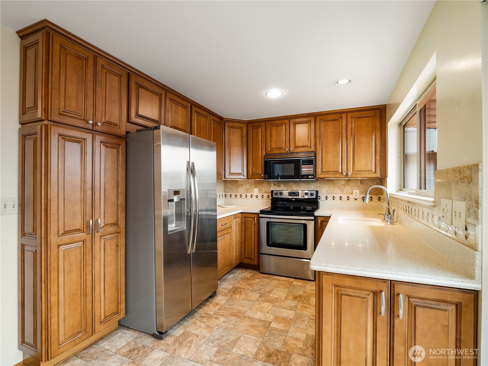 16526 116th Place Southeast Renton, WA 98058 - Photo 8 of 25