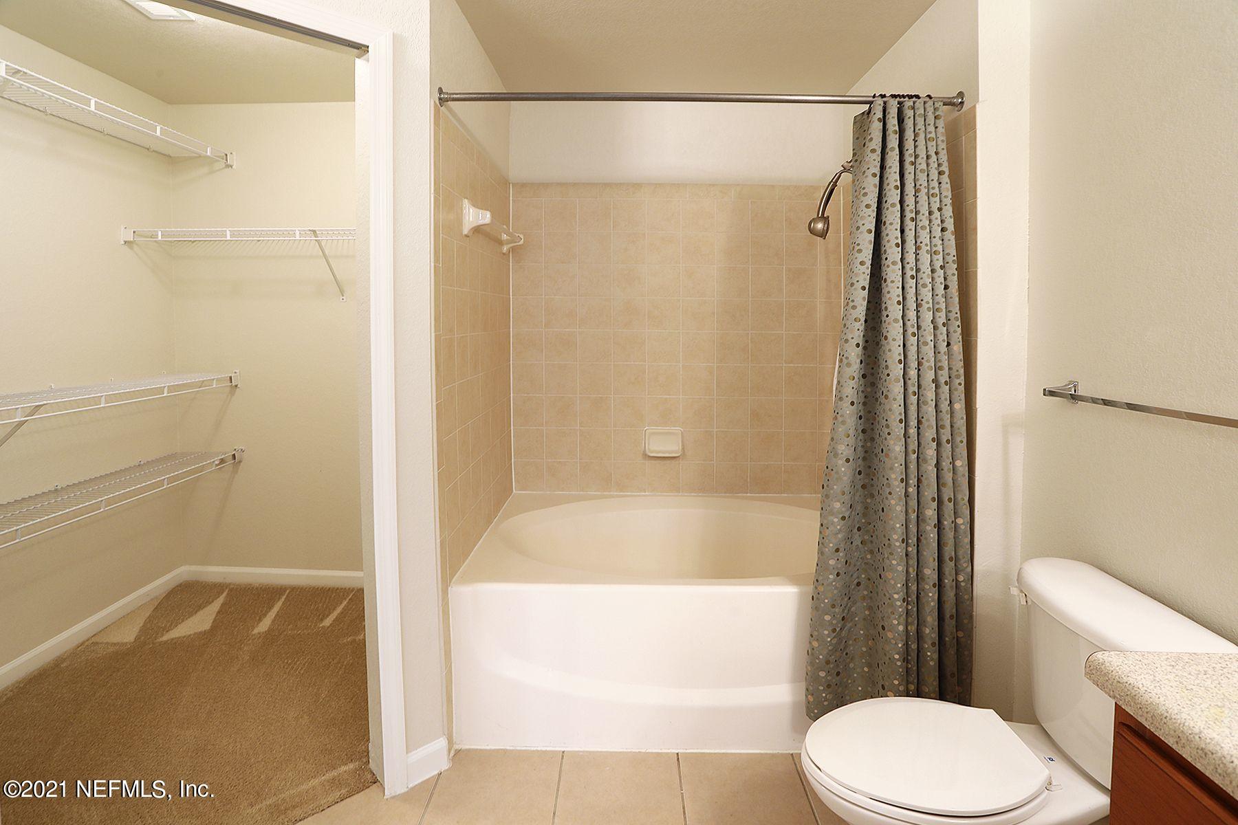 8550 Touchton Road, Unit 1714 Jacksonville, FL 32216 - Photo 13 of 25 MASTER BATH