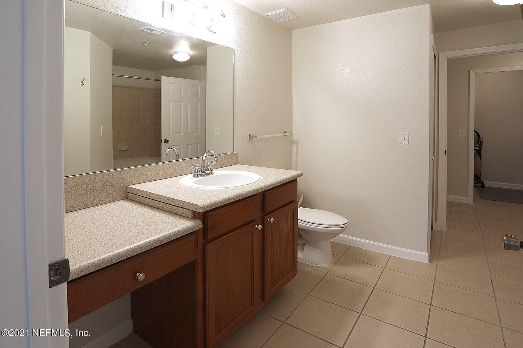 8550 Touchton Road, Unit 1714 Jacksonville, FL 32216 - Photo 17 of 25 SECONDARY BATH