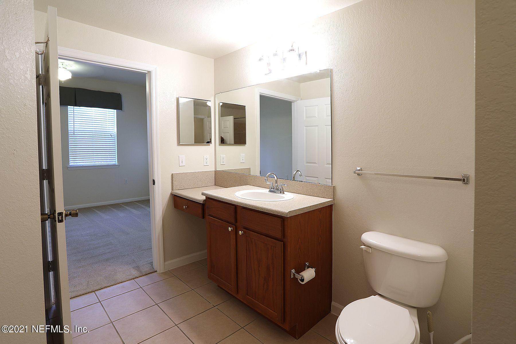 8550 Touchton Road, Unit 1714 Jacksonville, FL 32216 - Photo 18 of 25 SECONDARY BATH