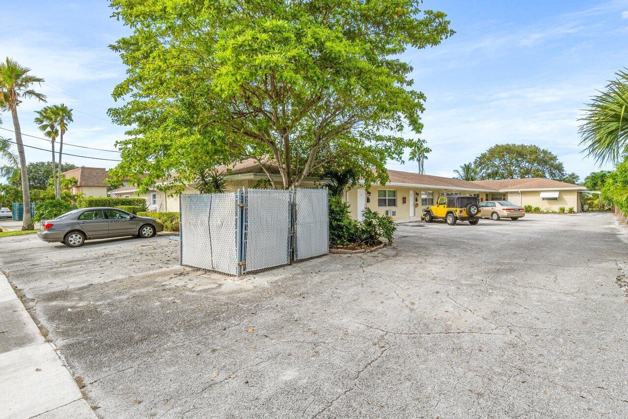 751 Hummingbird Way, Unit 1 North Palm Beach, FL 33408 - Photo 20 of 22 017-751HummingbirdWay-NorthPalmBeach-FL-
