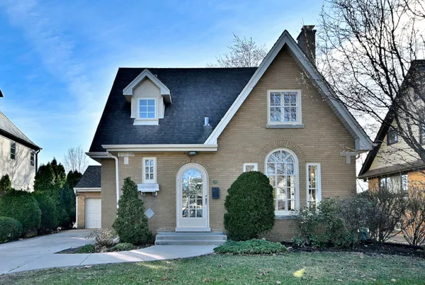 $749,900 | 179 South Lawndale Avenue, Elmhurst, IL 60126