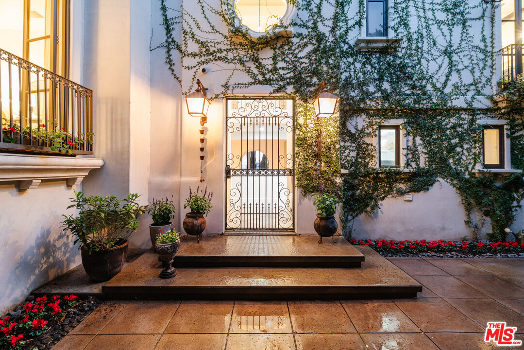 1636 Queens Road Los Angeles, CA 90069 - Photo 1 of 50