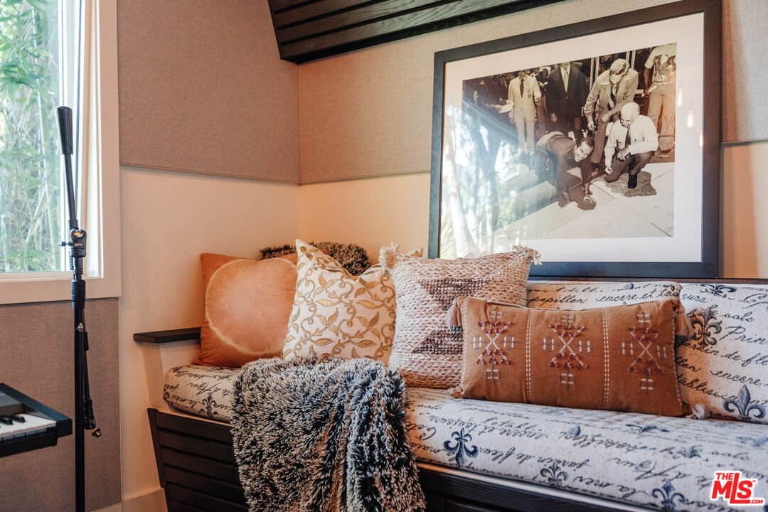 1636 Queens Road Los Angeles, CA 90069 - Photo 13 of 50