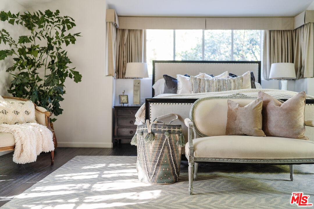 1636 Queens Road Los Angeles, CA 90069 - Photo 17 of 50 a living room with furniture and a large window