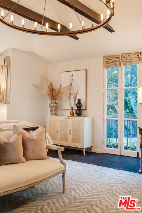 1636 Queens Road Los Angeles, CA 90069 - Photo 20 of 50 a living room with furniture and a window