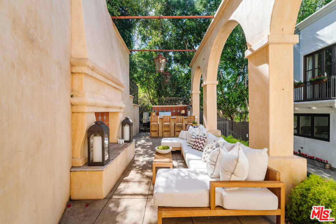 1636 Queens Road Los Angeles, CA 90069 - Photo 37 of 50 a view of outdoor space yard and patio