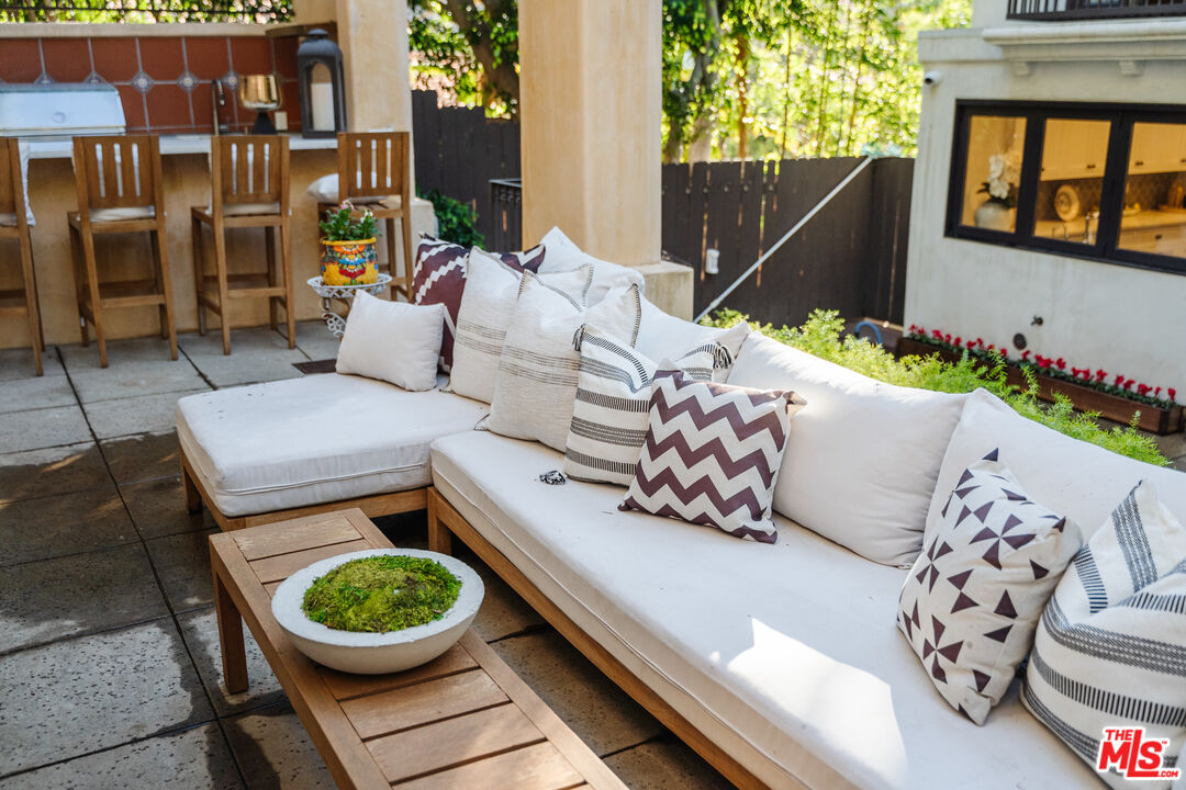 1636 Queens Road Los Angeles, CA 90069 - Photo 38 of 50