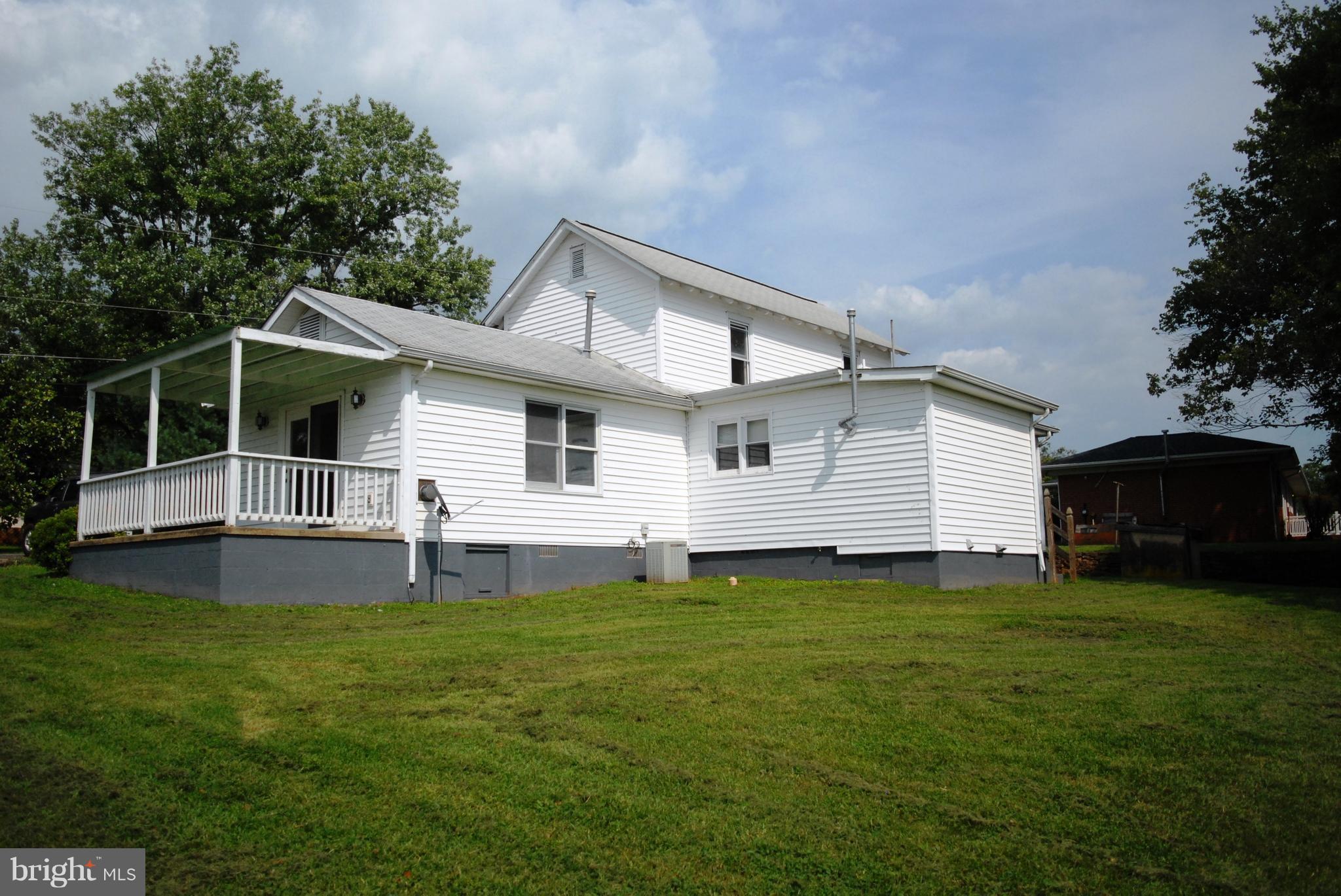 330 West Fairview Road Culpeper, VA 22701 - Photo 2 of 14 Exterior (Rear)
