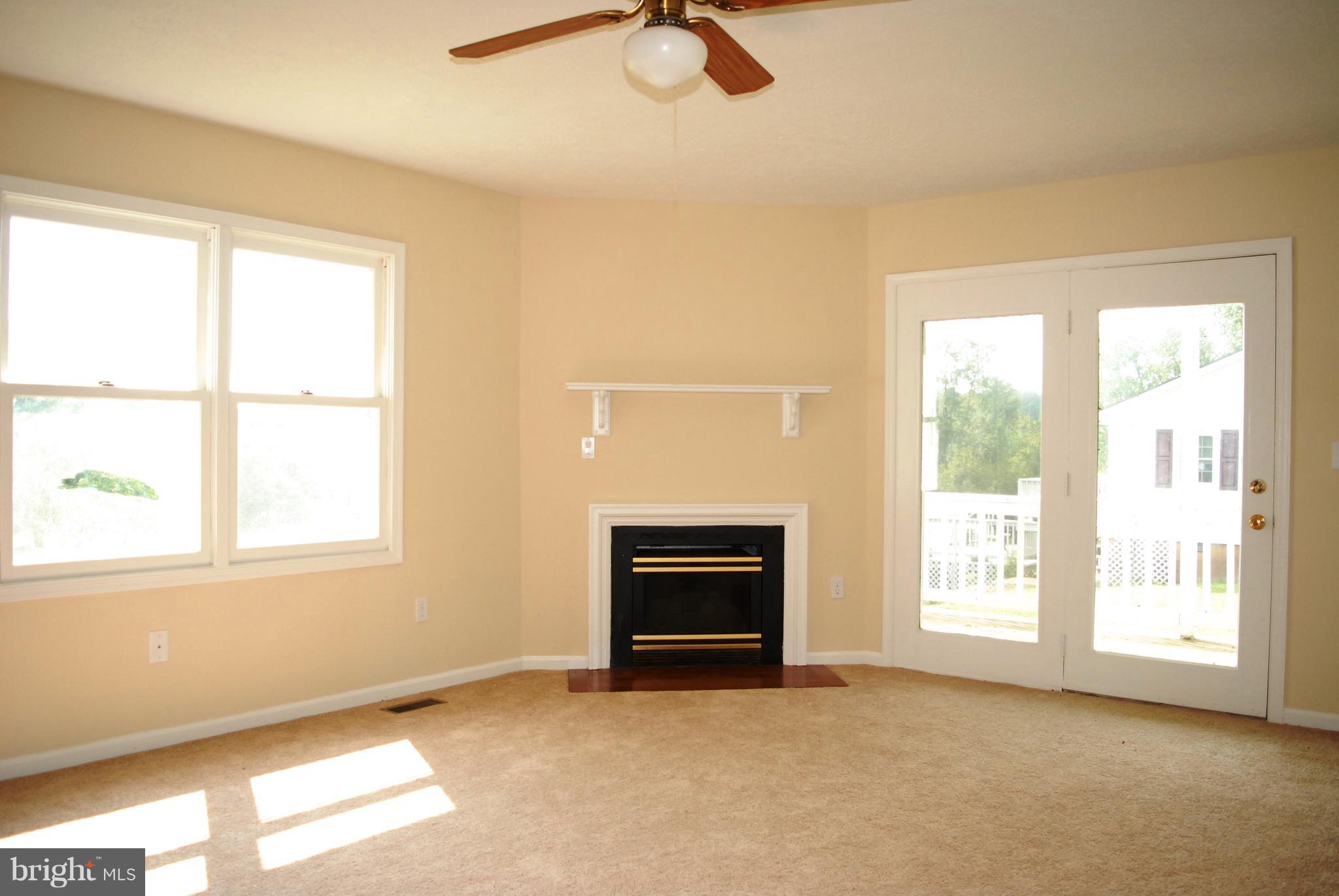 330 West Fairview Road Culpeper, VA 22701 - Photo 5 of 14 Living Room