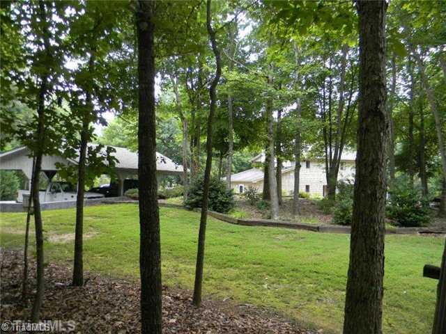 7562 Hampton Road Clemmons, NC 27012 - Photo 2 of 11 Yard/Garden.