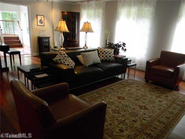 7562 Hampton Road Clemmons, NC 27012 - Photo 3 of 11 Living Room.