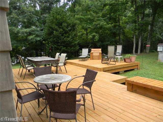 7562 Hampton Road Clemmons, NC 27012 - Photo 7 of 11 Patio/Deck.