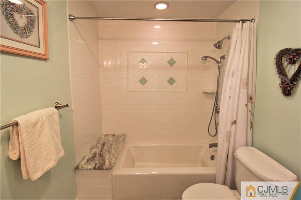 311 Franklin Road North Brunswick, NJ 08902 - Photo 17 of 22 Gallery Image 17