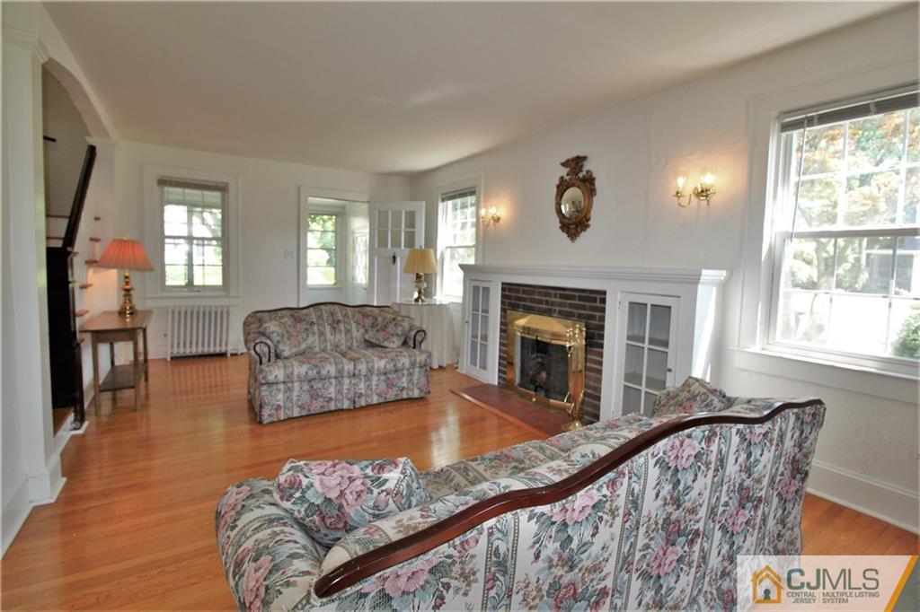 311 Franklin Road North Brunswick, NJ 08902 - Photo 4 of 22 Gallery Image 4