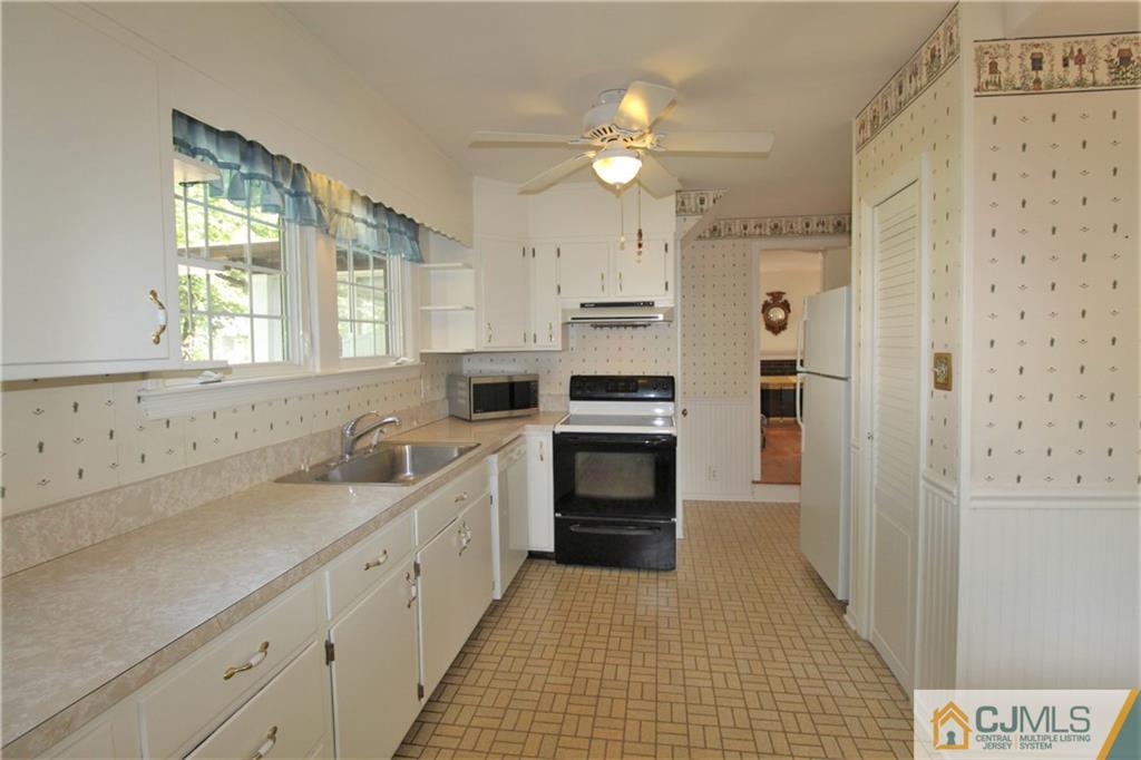 311 Franklin Road North Brunswick, NJ 08902 - Photo 9 of 22 Gallery Image 9