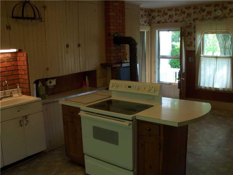 2334 Washington Road Waldoboro, ME 04572 - Photo 4 of 16 Kitchen.