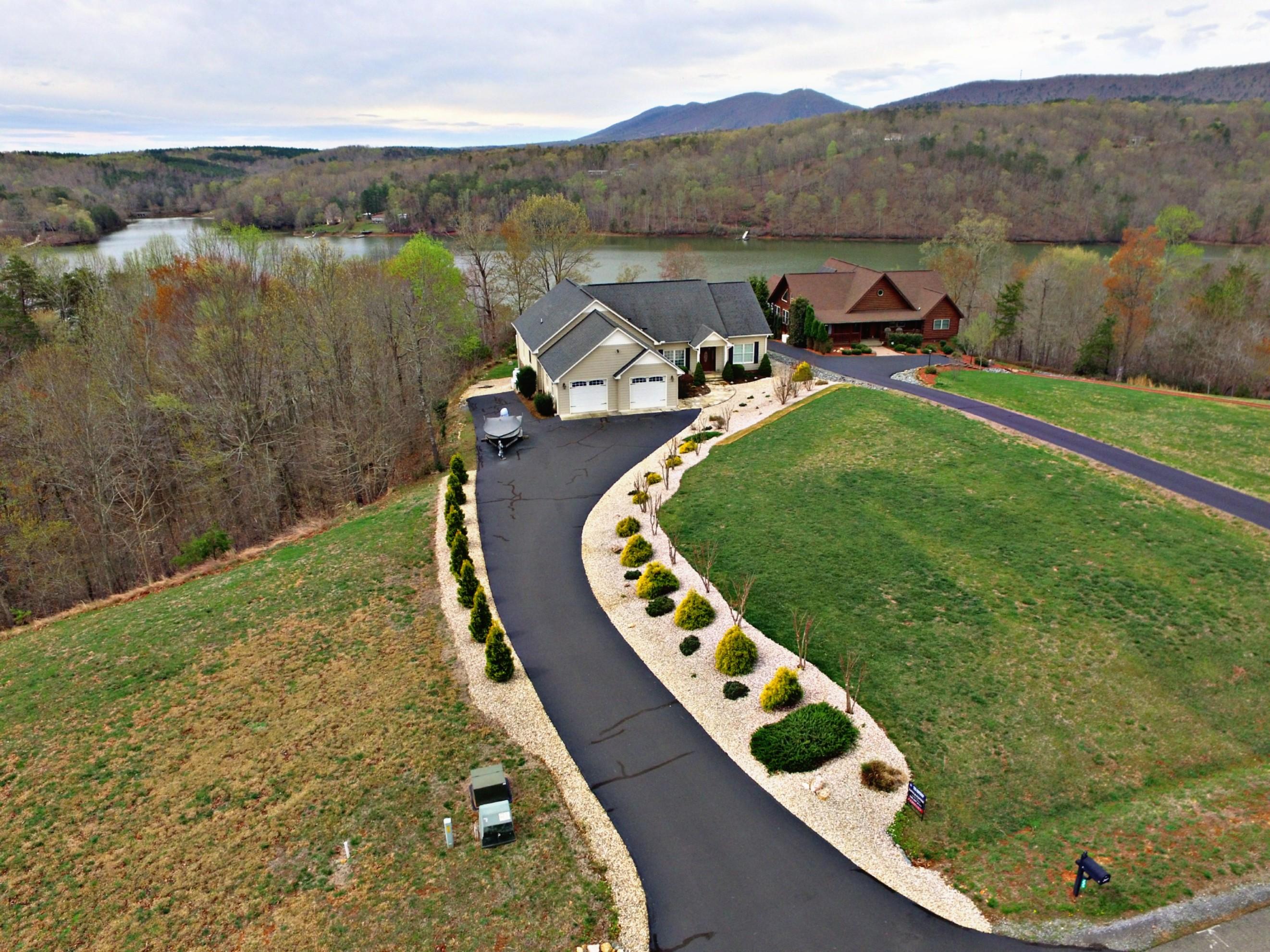 565 Garrison Ridge Pittsville, VA 24139 - Photo 8 of 108 PicsArt_04-11-09.53.45