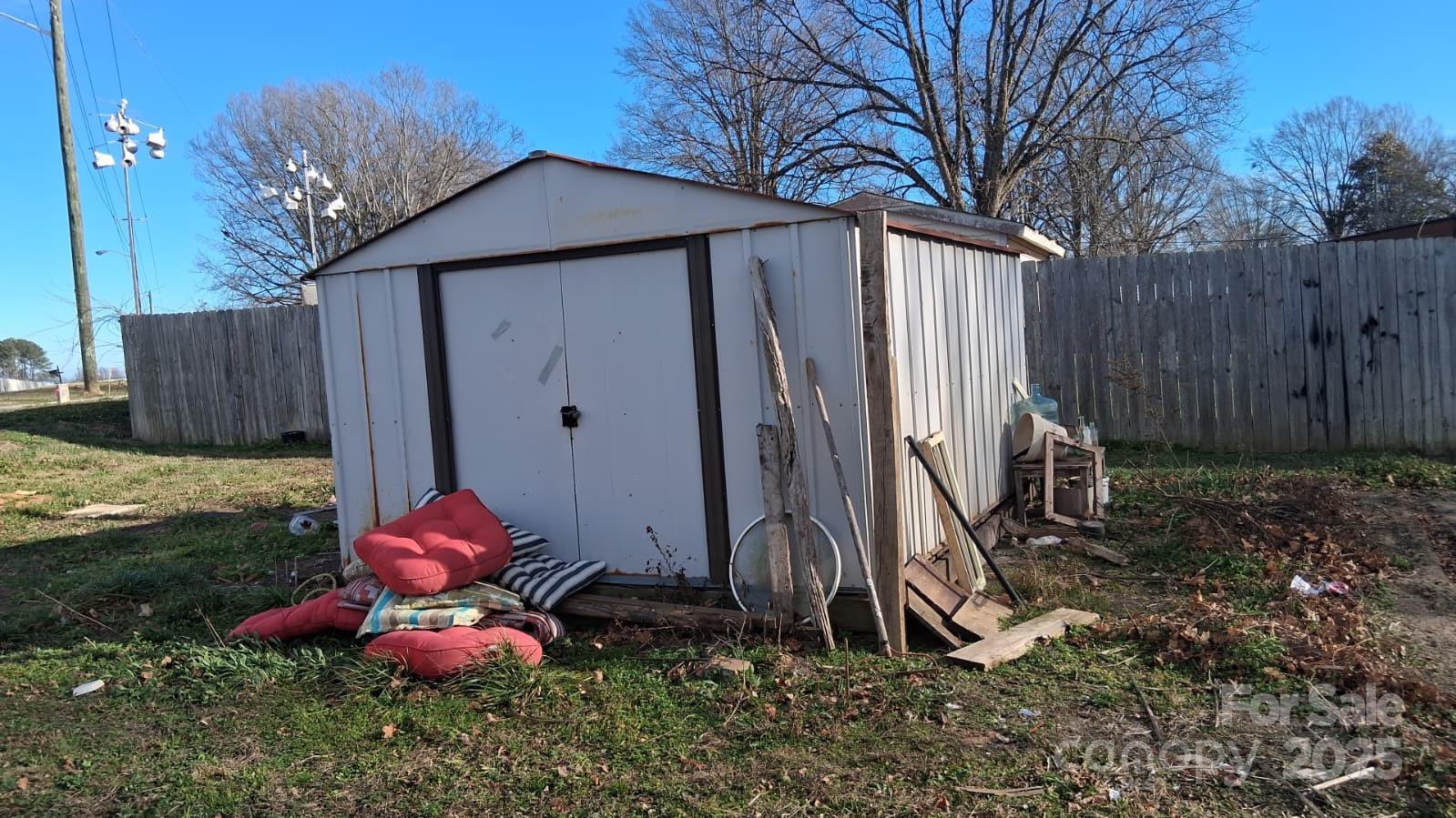 208 Panaview Drive Gaffney, SC 29341 - Photo 2 of 24 a backyard of a house with table and chairs