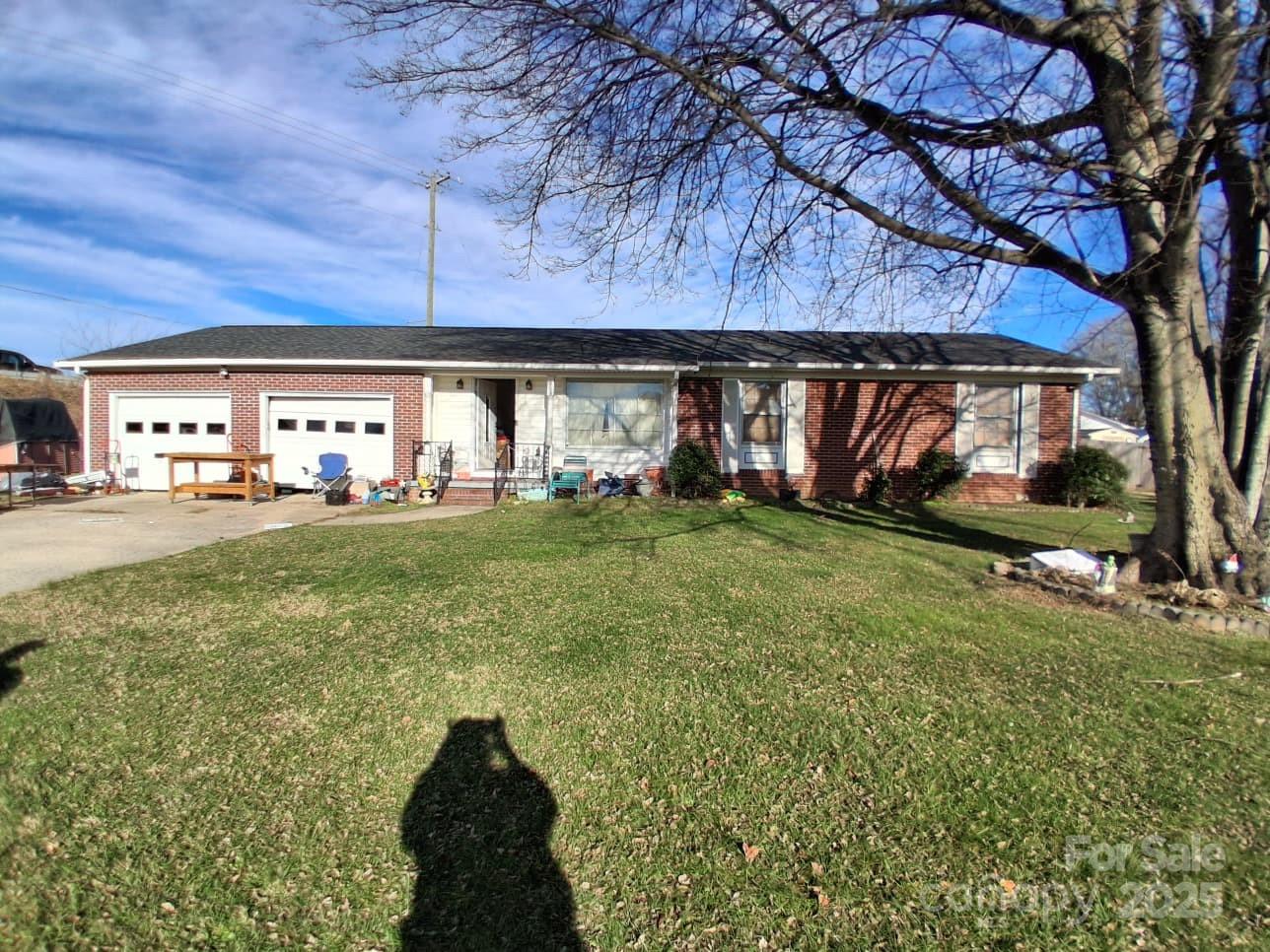 208 Panaview Drive Gaffney, SC 29341 - Photo 5 of 24 front view of a house with a yard
