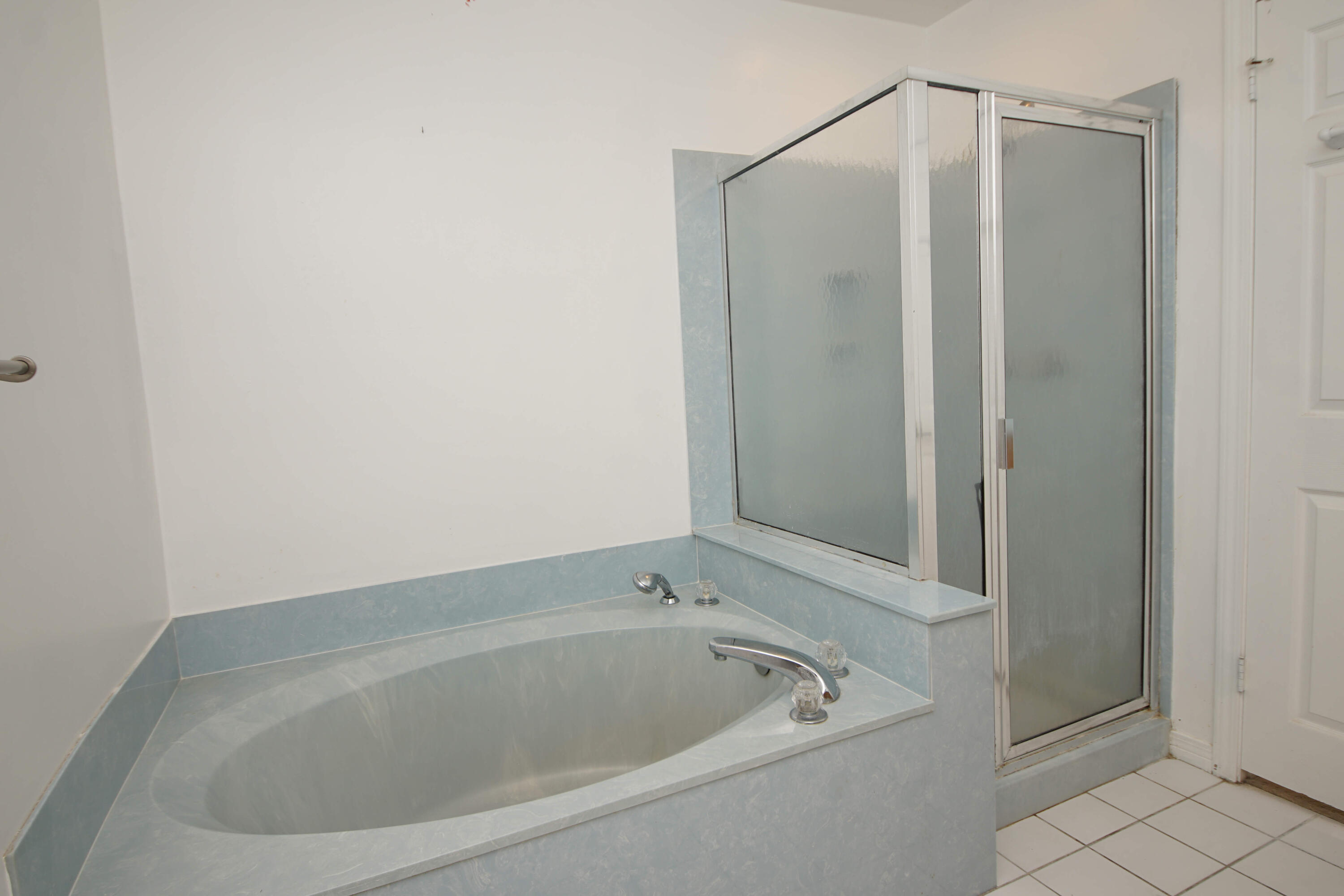 23 Ruby Circle Mary Esther, FL 32569 - Photo 23 of 33 23 Ruby Circle_ Primary Bathroom